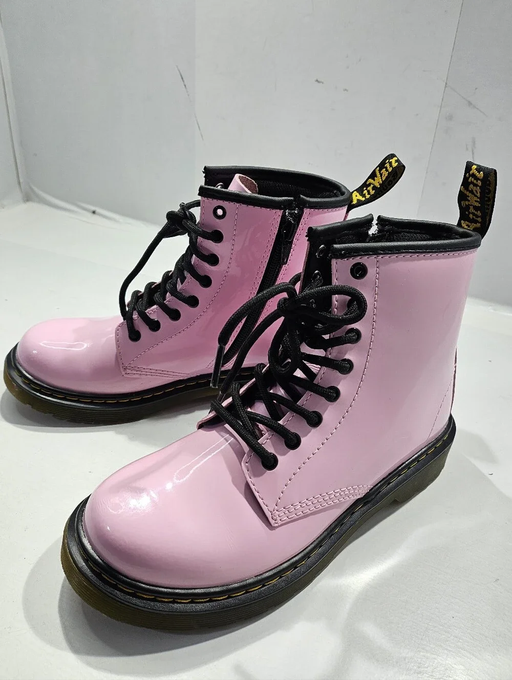 DR. MARTENS 1460J 8-EYE PATENT BOOT JUNIOR KIDS SIZE 3 PALE PINK